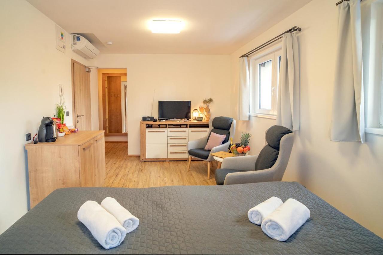 Hotel Smrz Sepekov ภายนอก รูปภาพ