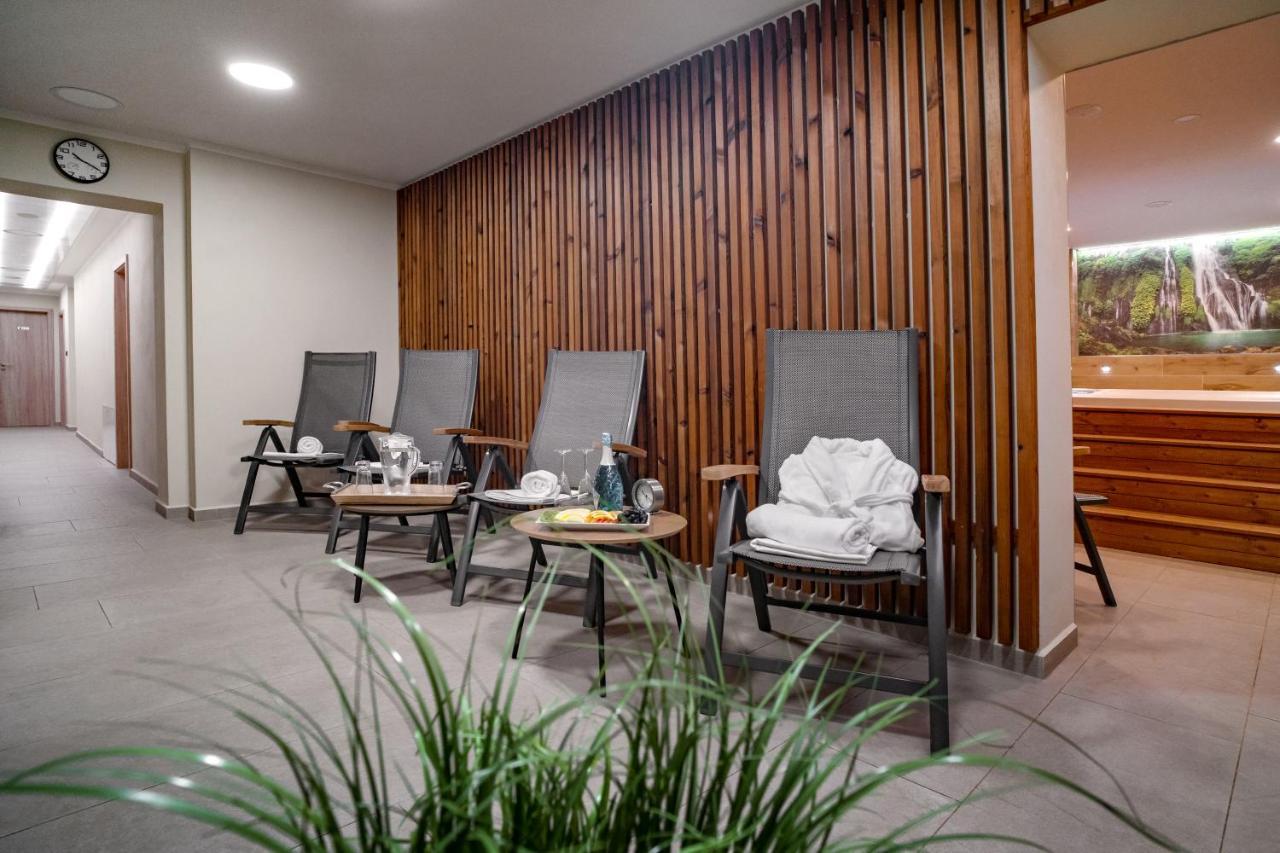 Hotel Smrz Sepekov ภายนอก รูปภาพ